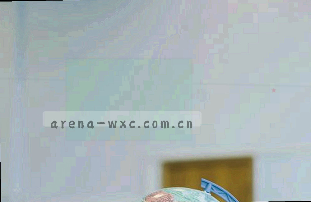 客服工作台与耳麦沟通场景的抽象示意图